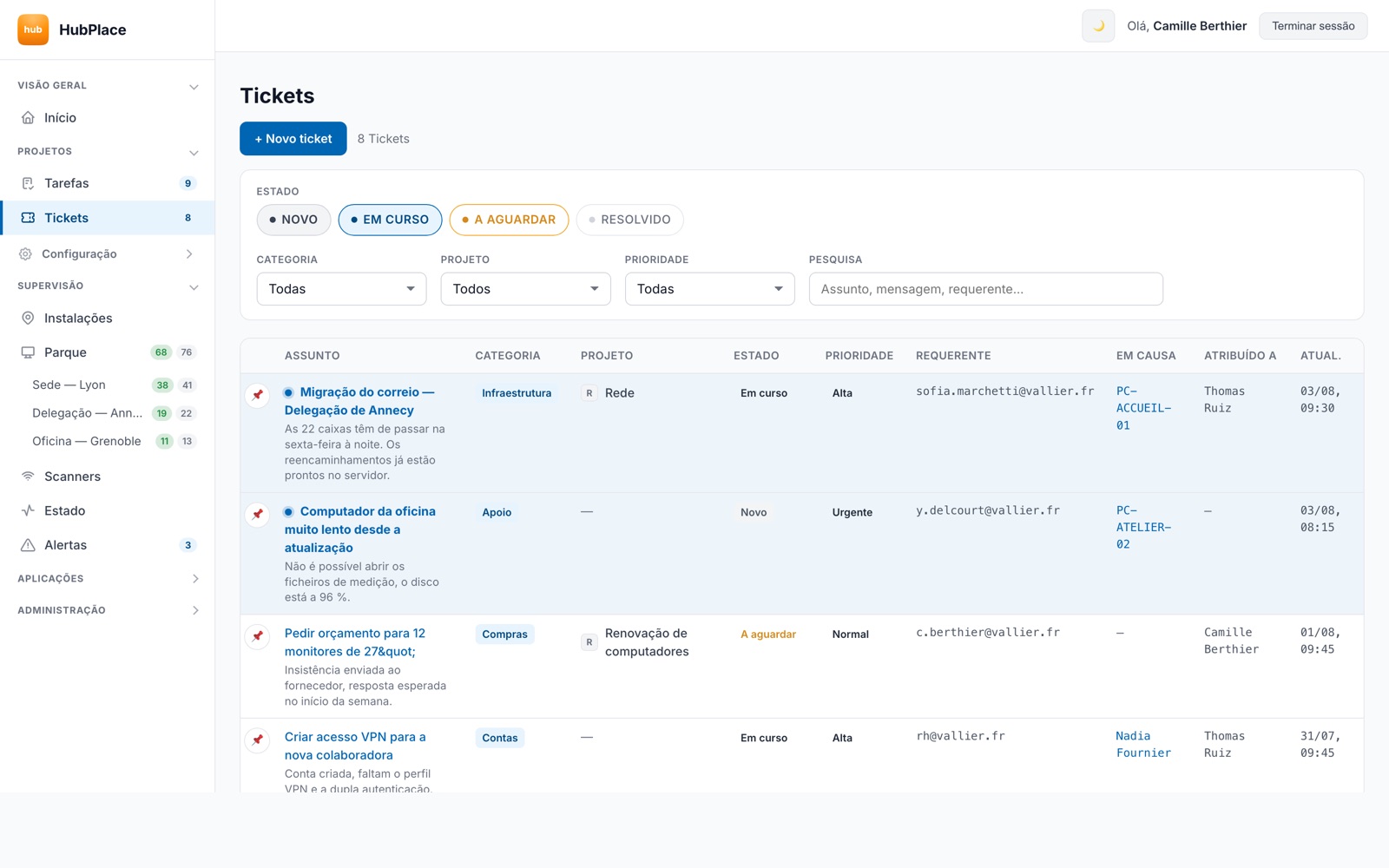 Lista de pedidos no HubPlace, cada um com a pessoa em causa e o computador envolvido.